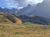 Randonn�es et ski de randonn�es en montagne dans les Pyr�n�es